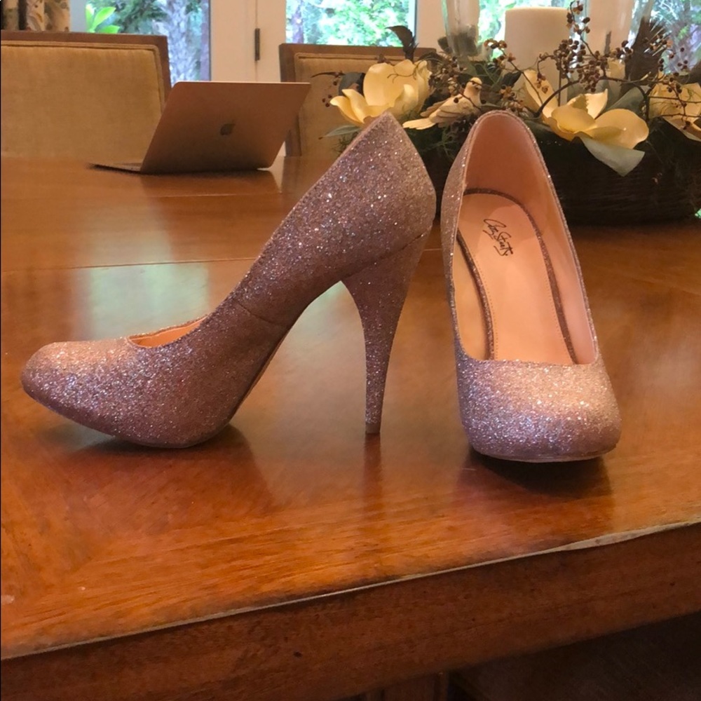 BRAND NEW Stunning Sparkle Shoes